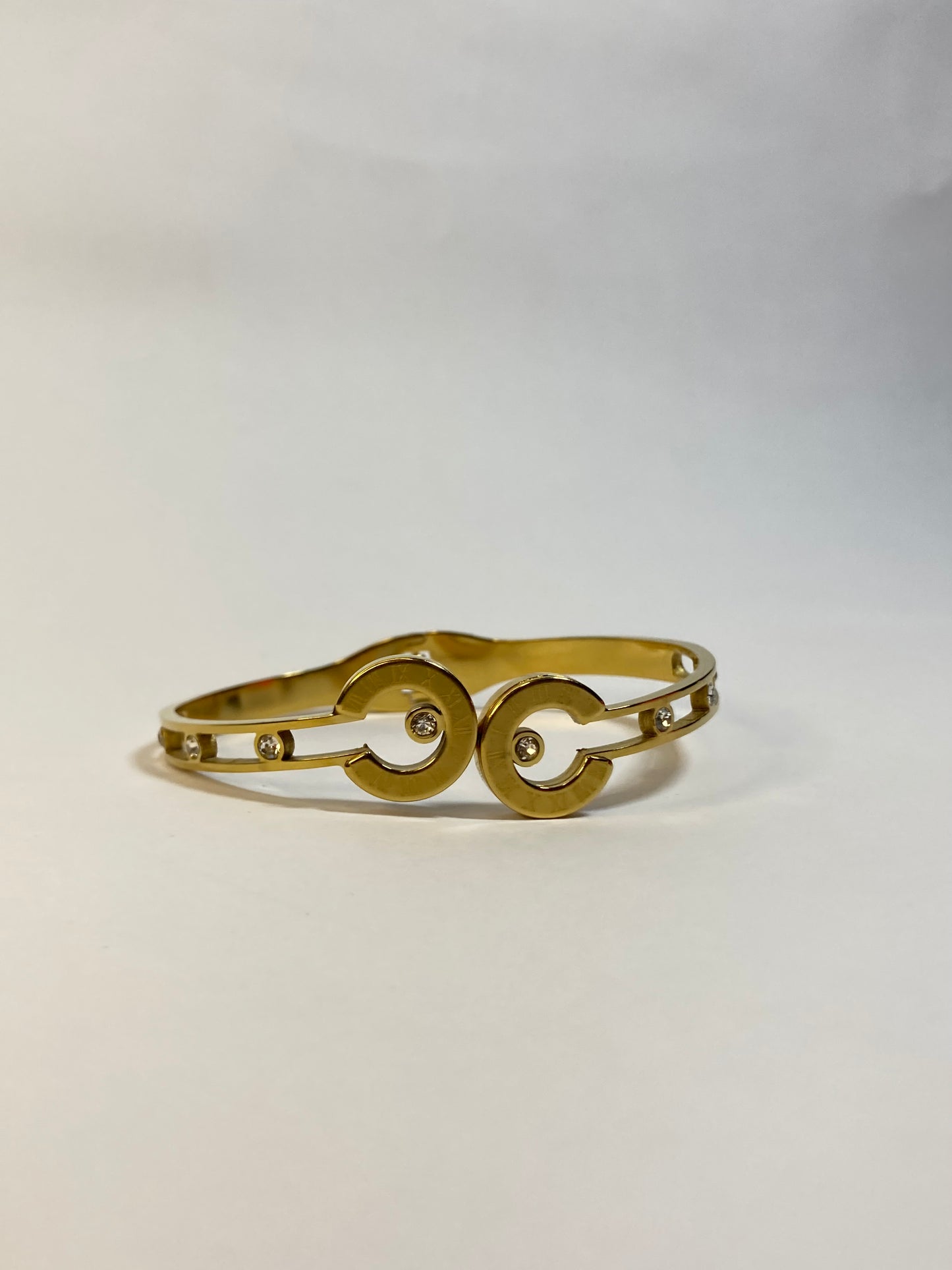 Celeste Loop Bracelete
