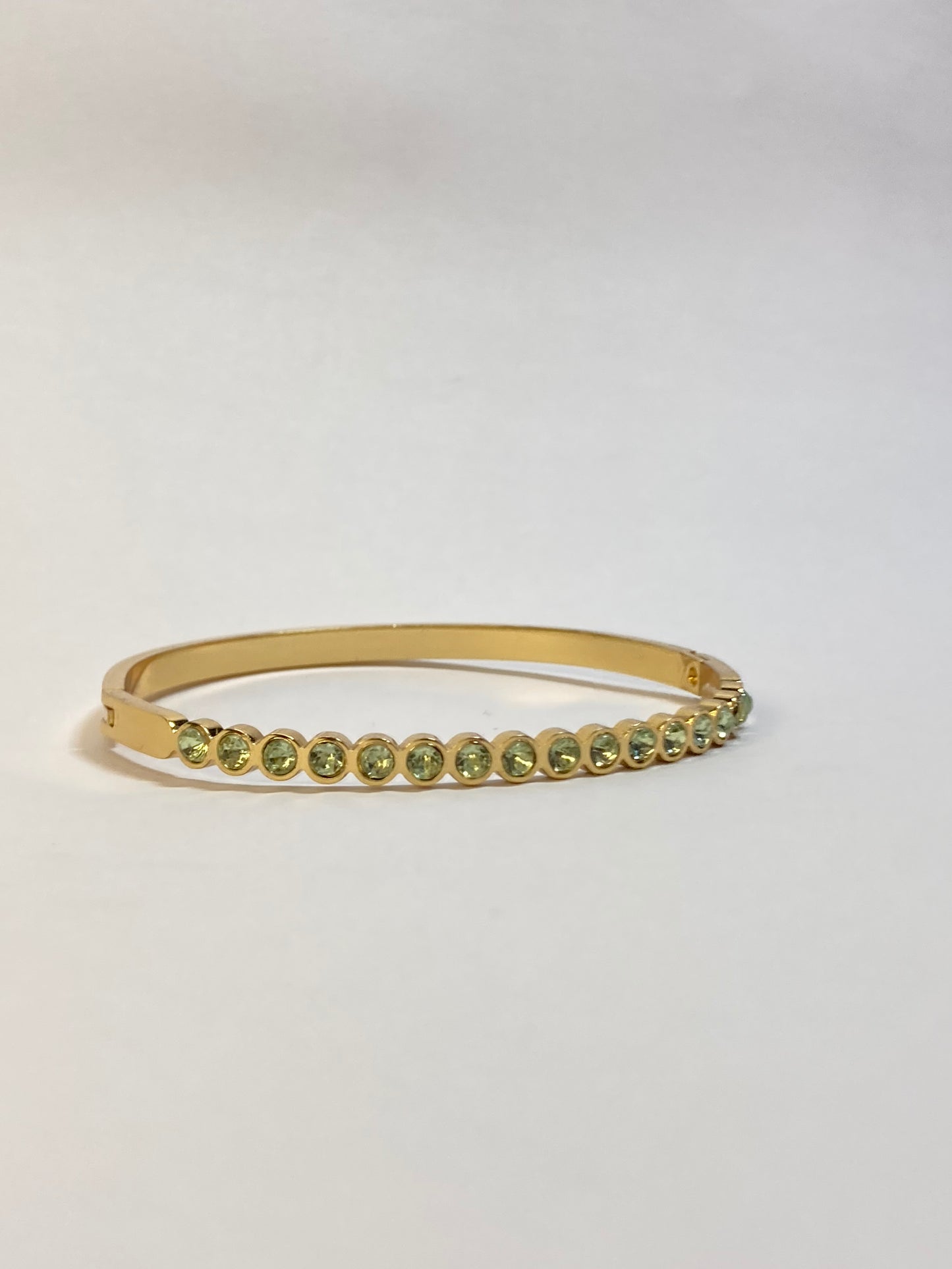 🌟 Crystal Line Bracelet