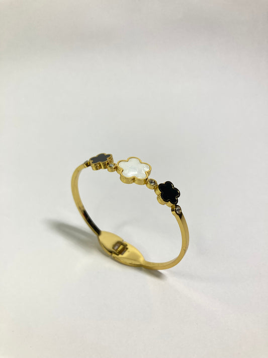 Midnight Clover Bracelet