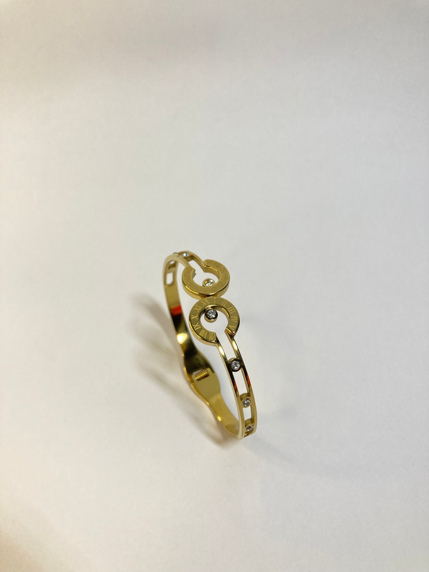 Celeste Loop Bracelete