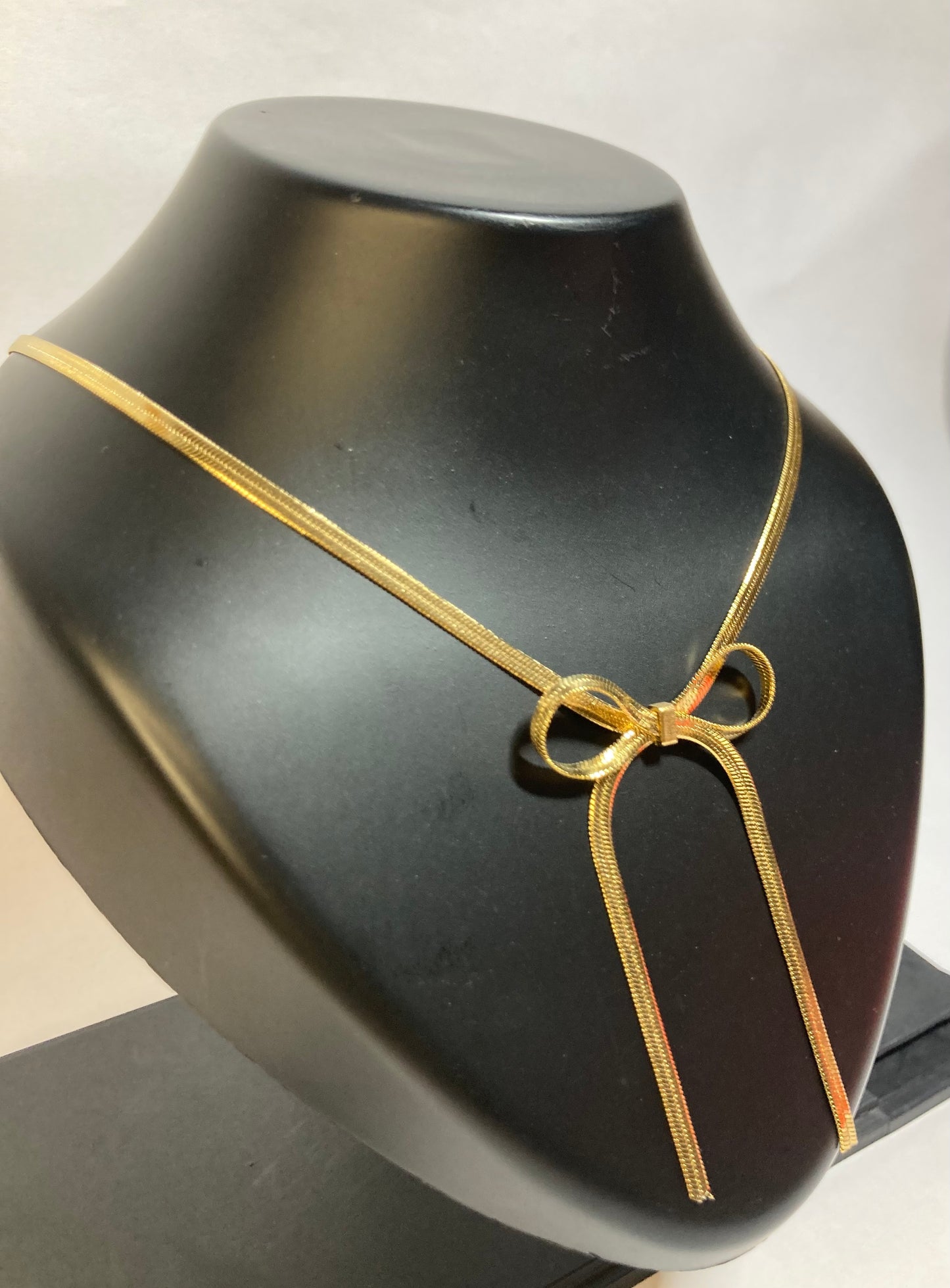 Golden Bow Necklace 🎀