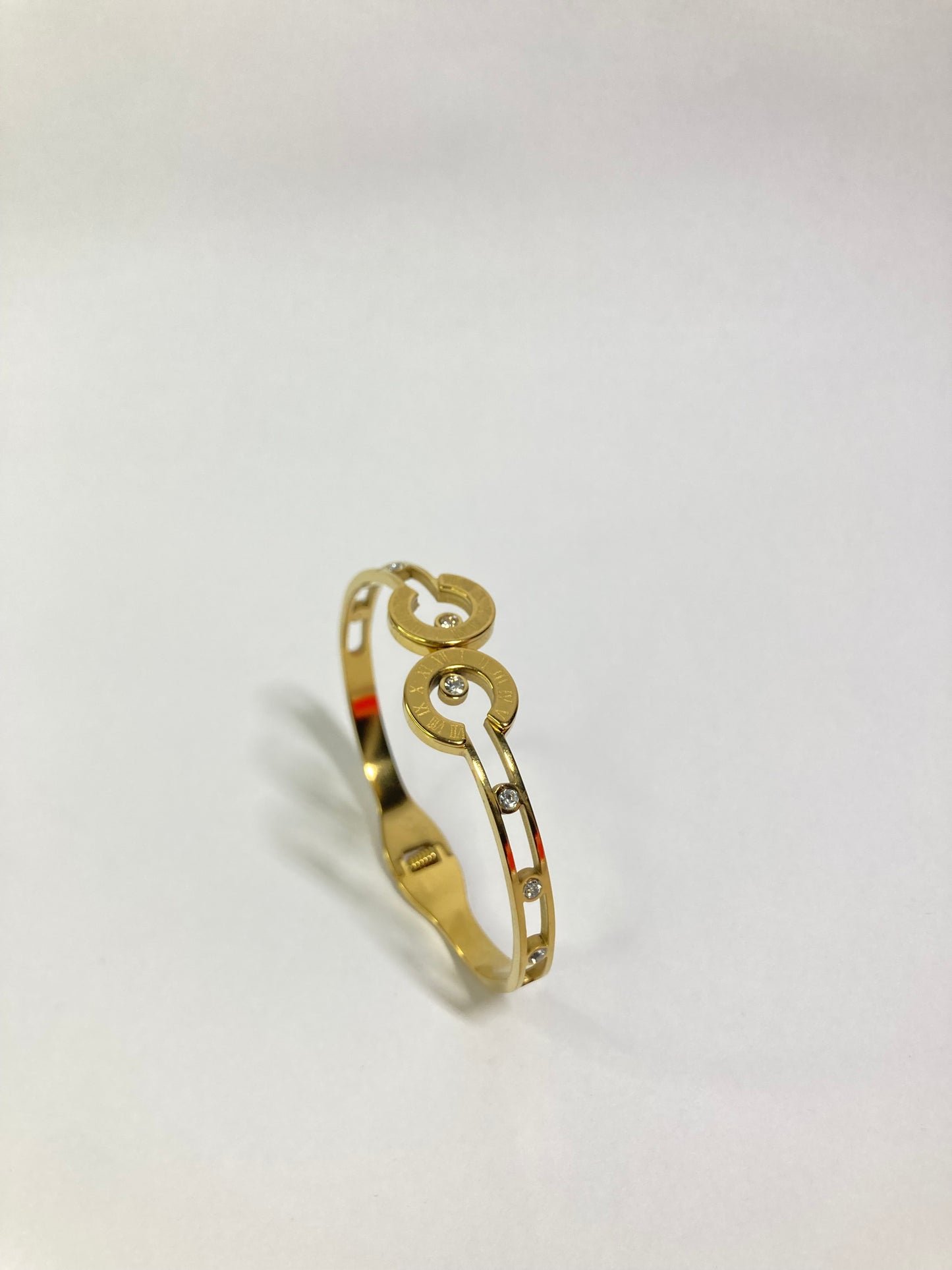 Celeste Loop Bracelete